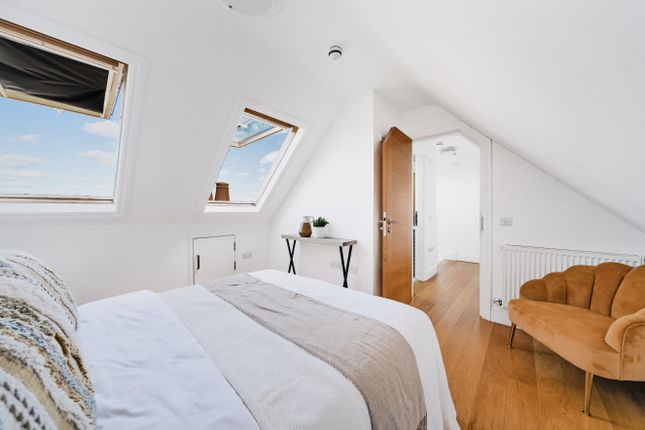 Flat for sale in Dalling Road, London