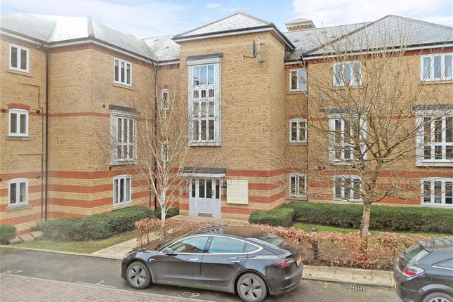 Thumbnail Flat for sale in Chapman Way, Haywards Heath, West Sussex