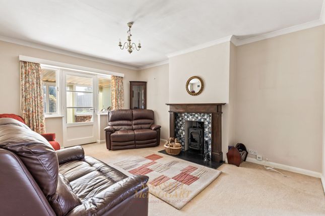 1 Elger Way, Crawley photo 4