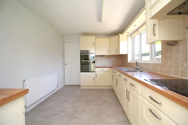 15, Holywell Way, Longthorpe, Peterborough photo 4