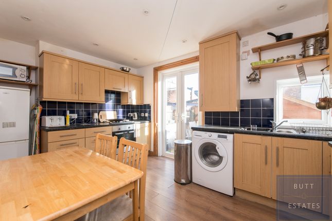 15 Victoria Road, Exeter photo 2