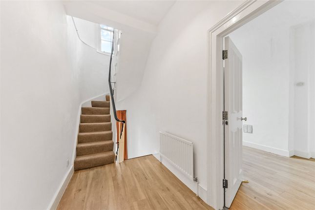 57B,, Philpot Street, London photo 4