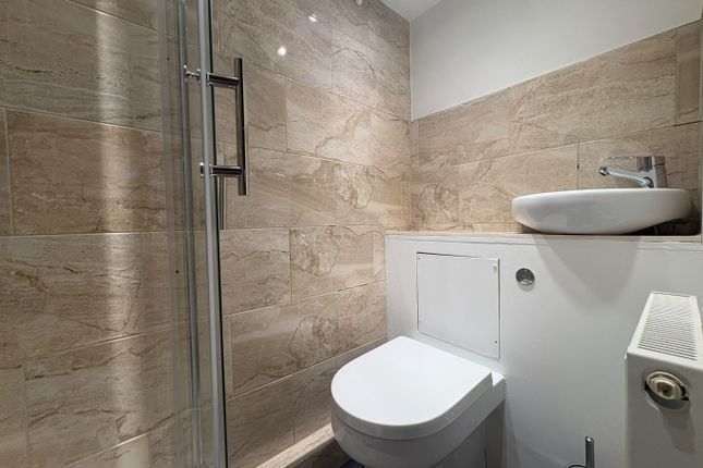 16 Church Lane, Dagenham, Greater London photo 4