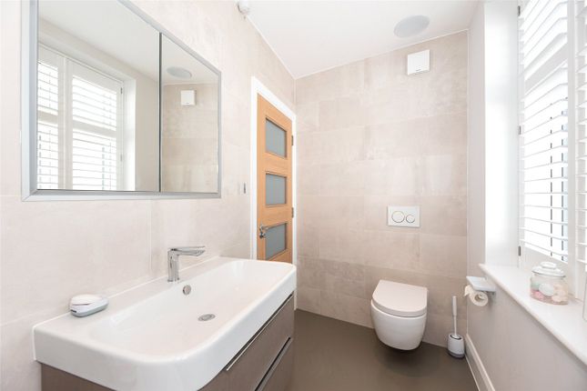 End terrace house for sale in Southdown Road, London