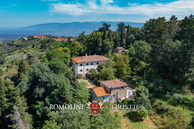 Thumbnail Villa for sale in Montevarchi, Tuscany, Italy