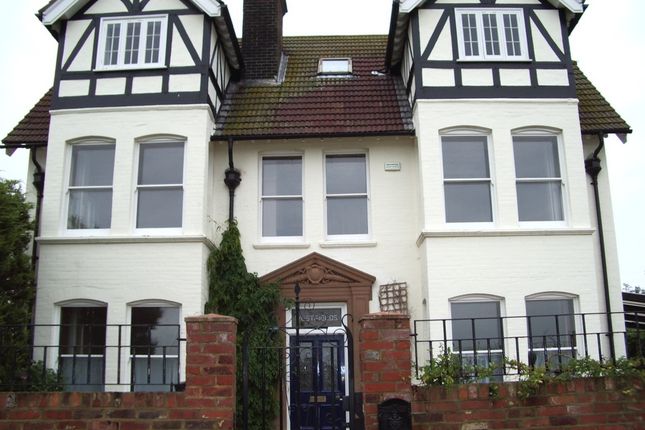 Thumbnail Flat to rent in Westcliff, Whitstable