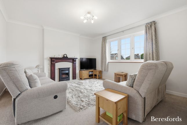 17, Pines Road, Essex photo 2
