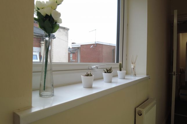 Flat to rent in High Street, Lincoln