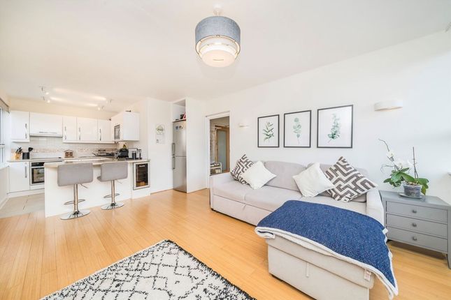 9 Hilda Court, 23, Lovelace Road, Surbiton photo 4