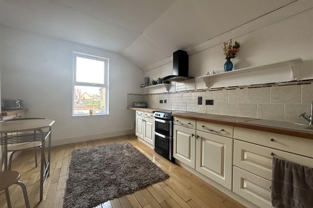 Flat to rent in High Street, Sandy