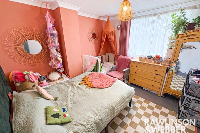 10, Cannon Way, West Molesey photo 3