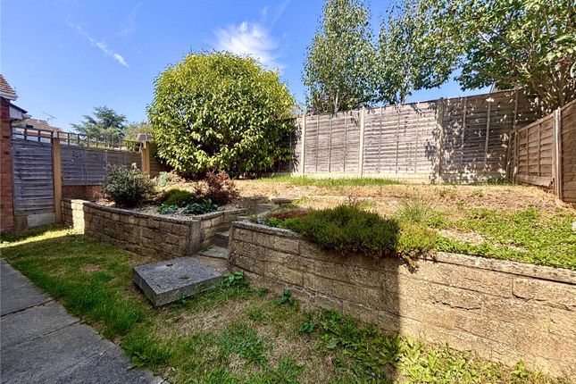 11, Bramshott Drive, Hampshire photo 3