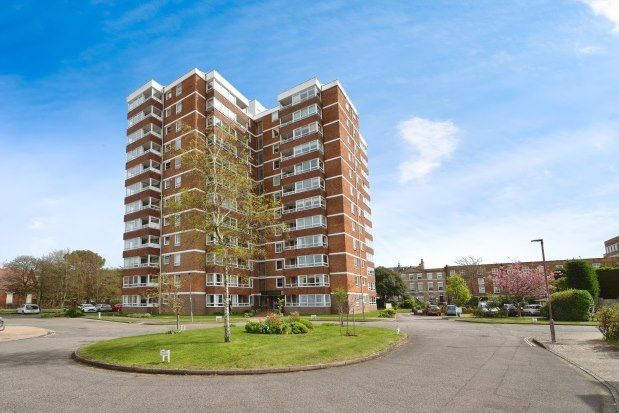 Thumbnail Flat to rent in Hartford House, Portsmouth