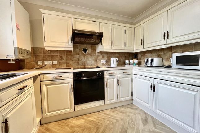 Flat 1, Shepherds Court, Shepherds Way, Fairlight photo 3