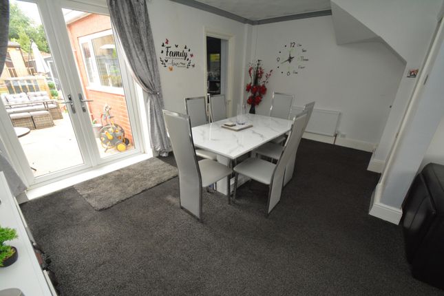 14, Hoppet Lane, Droylsden photo 3