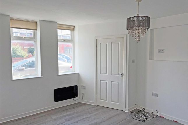 8, Hawes Side Lane, BLACKPOOL photo 4