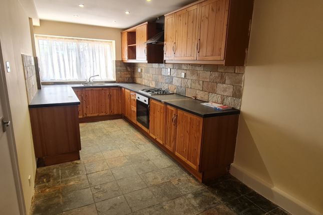 119, Hunt Road, London photo 2
