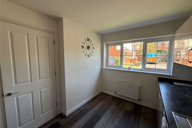 15, Oakwood Gardens, Merseyside photo 4