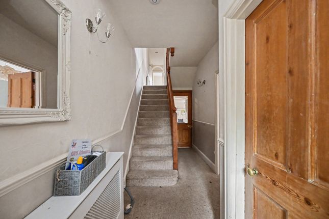 153, Clifton Road, Rugby photo 2