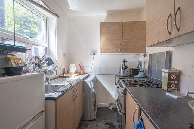 72, Farnham Road, Birmingham photo 4