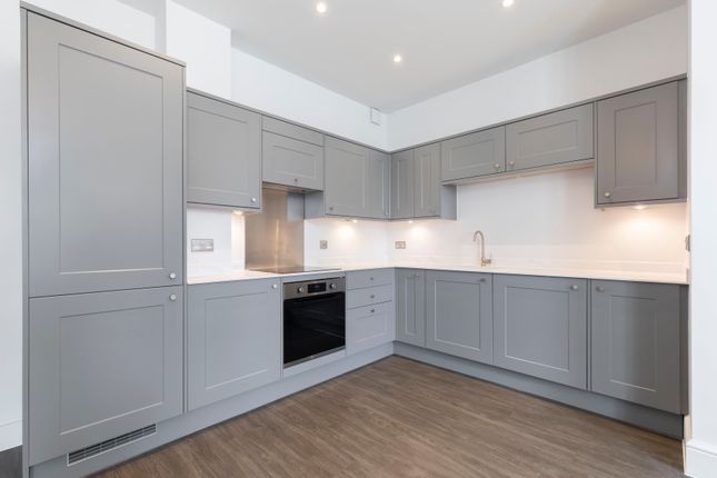Flat 4, Stirling House-03