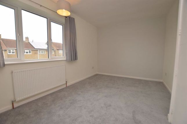 46, Garnett Crescent, Leicester photo 4