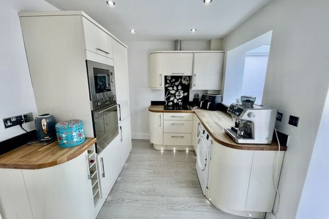 19 Lanuthnoe Estate, Hayle photo 2