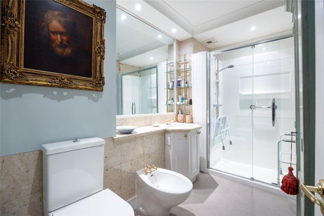 Flat for sale in Milmans Street, Chelsea, London