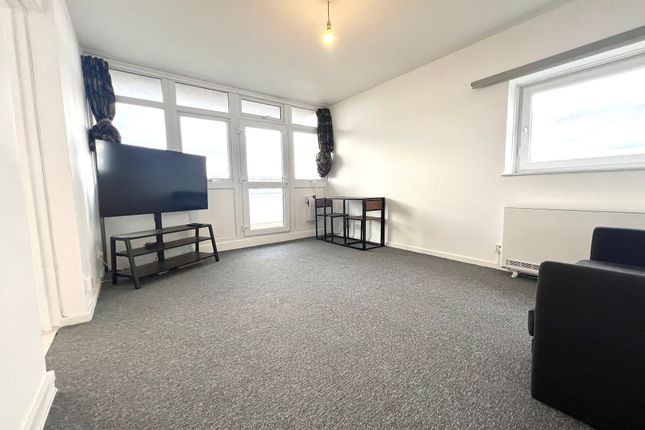 Flat 48, London photo 2