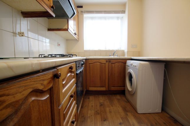 288, Gurney Close, Barking photo 4