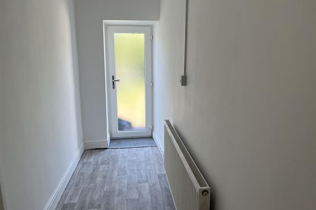 Flat A, 74, Llewellyn Street, Pentre photo 2
