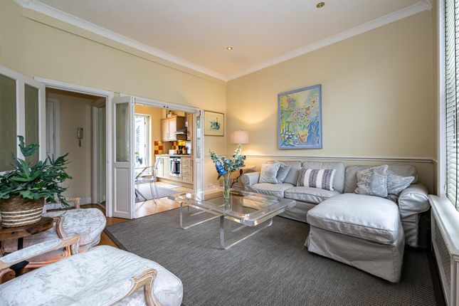 Flat A, 4, Napier Road, London photo 2