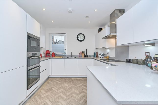 Terraced house for sale in Swan Street, Isleworth