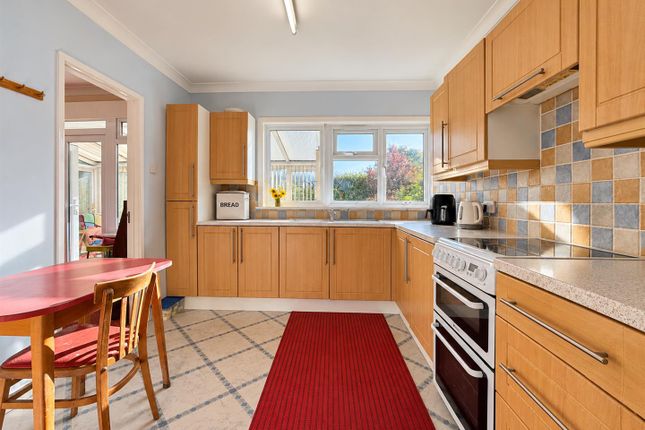 33, Langdon Fields, Brixham photo 3