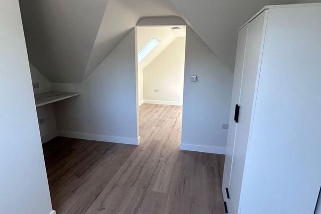 271 Southcroft Road, London photo 3