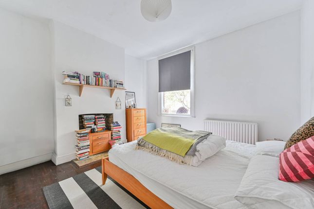 Maisonette for sale in Valley Road, Streatham Hill, London