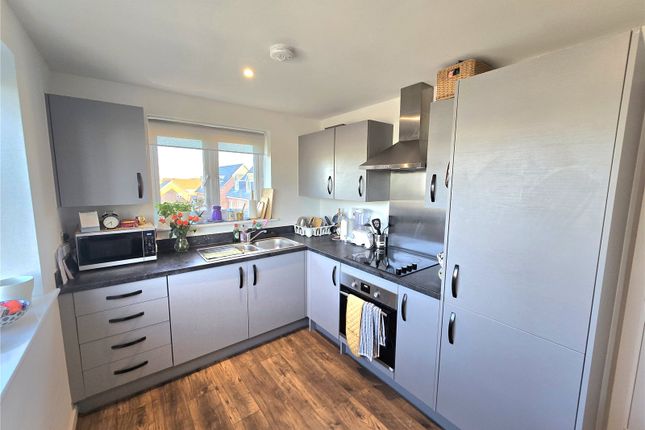 9, Hall Farm Avenue, West Midlands photo 3
