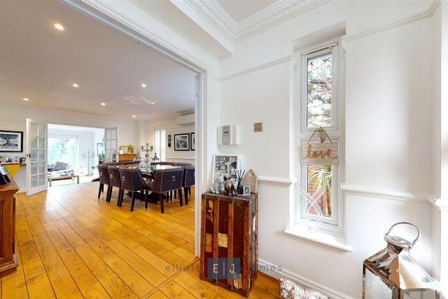 3, Alderton Mews, Alderton Hill, Loughton photo 3