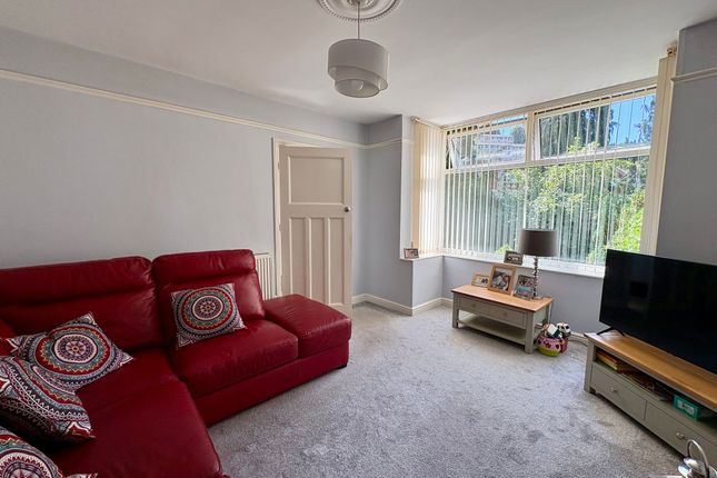 16 Egerton Road, Torquay photo 3