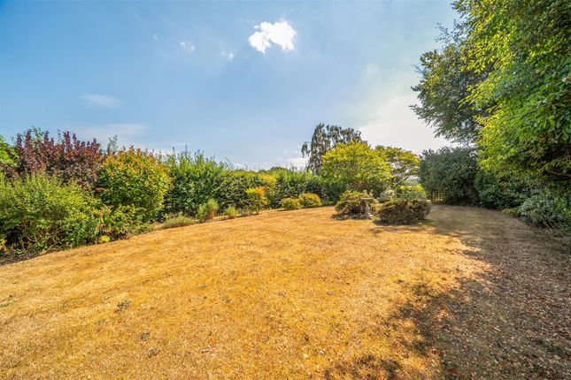 52, Green Lane, Tadworth photo 4