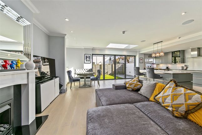 2, Marksbury Avenue, Surrey photo 4