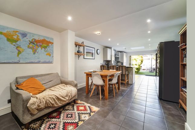 98 Hook Road, Epsom photo 4