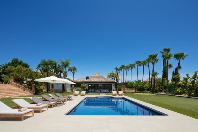 Thumbnail Villa for sale in Estepona East, Andalusia, Spain