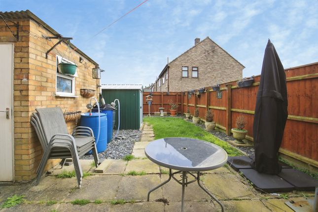 21, Chestnut Crescent, Peterborough photo 2