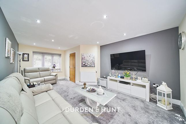 4 Tamarind Grove, Chigwell photo 4