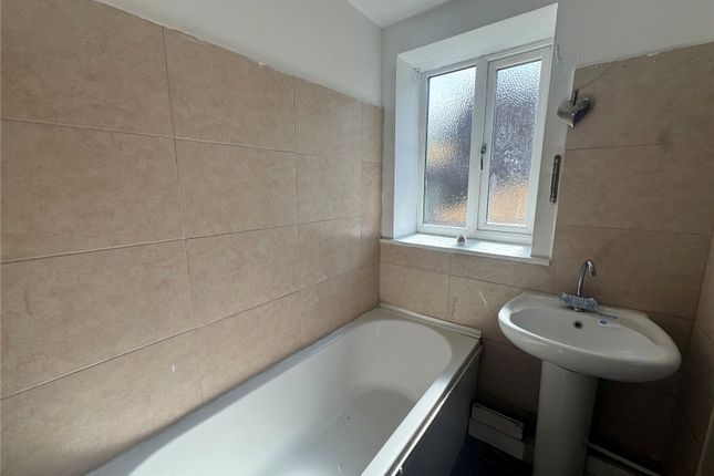 37, Butterbowl Drive, West Yorkshire photo 4