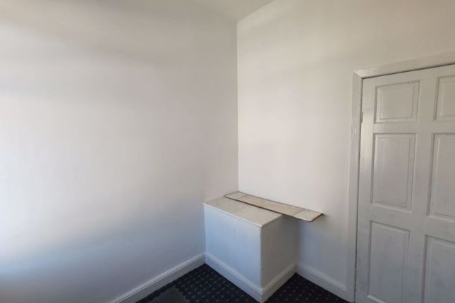 34, Clara Street, Huddersfield photo 3