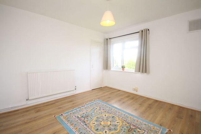 76, Eastern Way, Letchworth Garden City photo 5