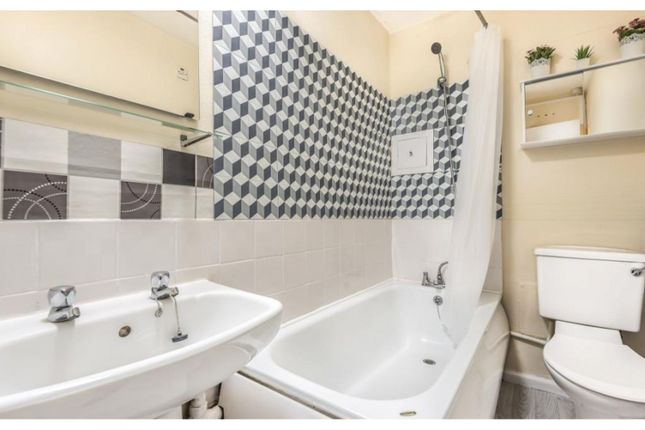 Studio for sale in Whitley Close, Staines-Upon-Thames