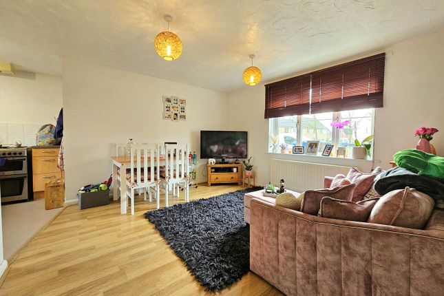Maisonette for sale in Mayfield Way, Great Cambourne, Cambridge